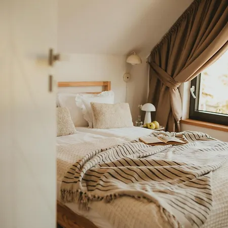 Miedzy Lasem, Polem A Jeziorem - Na Mazurach